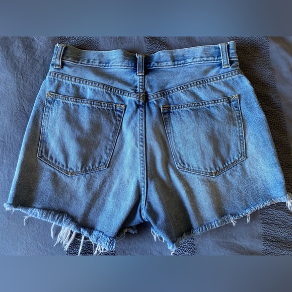 Gap | High-rise Cheeky Jean Shorts | size 29 - Picture 2 of 3